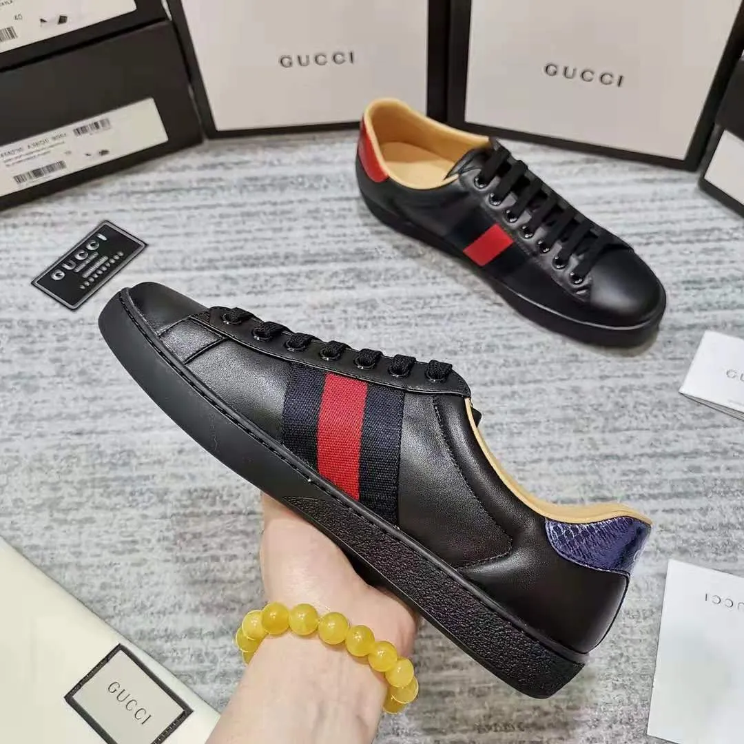 👟👟Ex-factory price 420👟👟 Newly upgraded high version of men's and women's wear, (GUCCI) official website's latest casual and fashionable couple shoes, hot style The style is simple and elegant, exclusive for couples. Unique official website latest brand elements 👑 original Gucci decoration, fashionable and generous, original material cowhide ✅ sheepskin lining, official website designated wear-resistant casual outsole, real-life photos of classic models in the counter, women's 35-40, men's 38--44 sizes